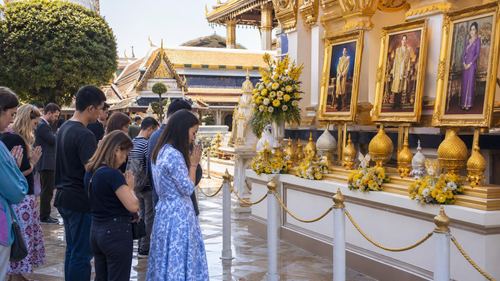 10 Things Tourists Should Never Do in Thailand
