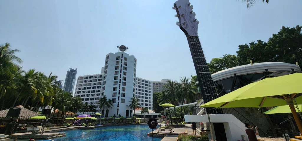 Hard Rock Hotel Pattaya - guitar